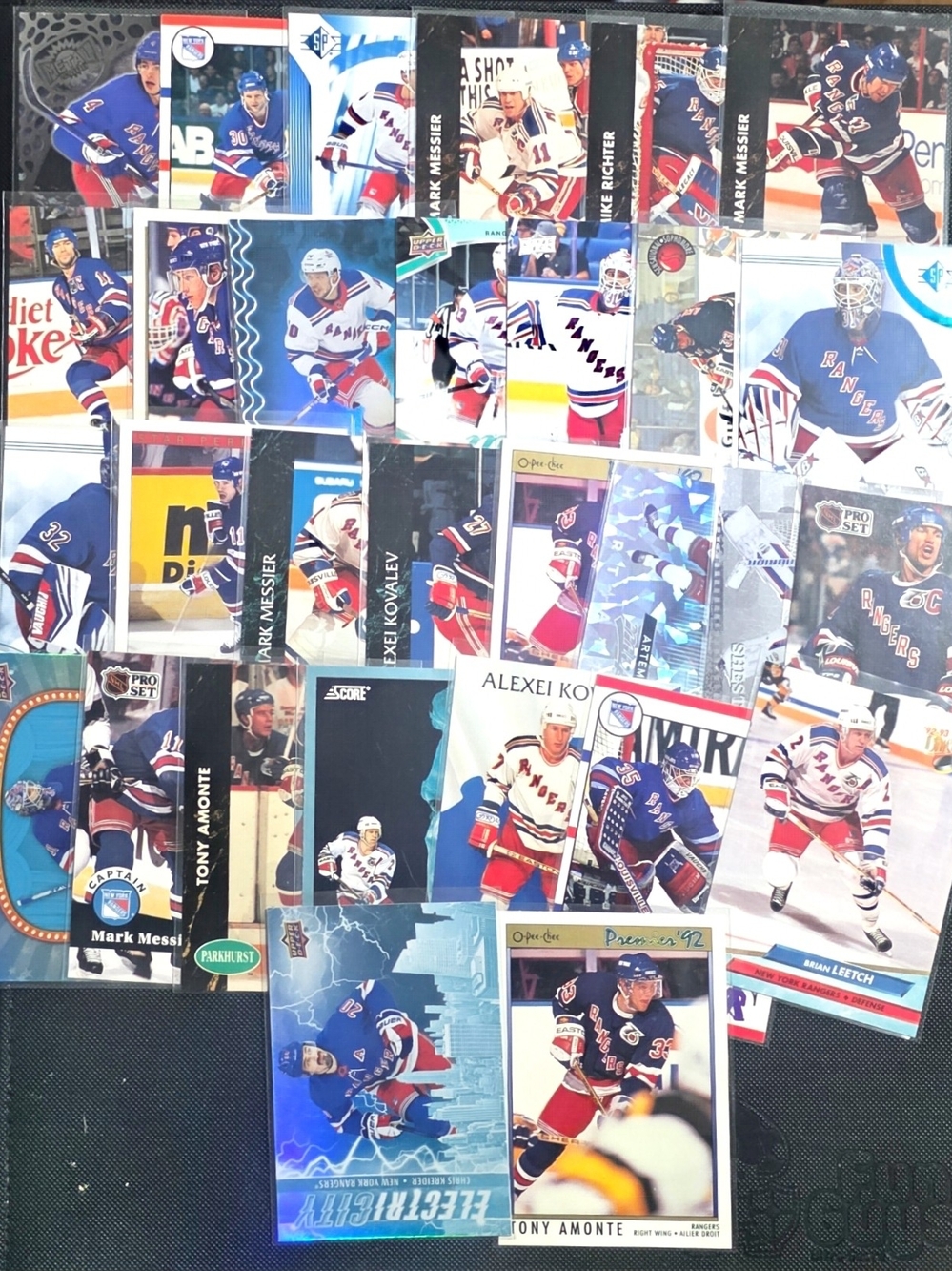 New York Rangers Hockey Card Lot (25) Mark Messier Brian Leetch Igor Shesterkin